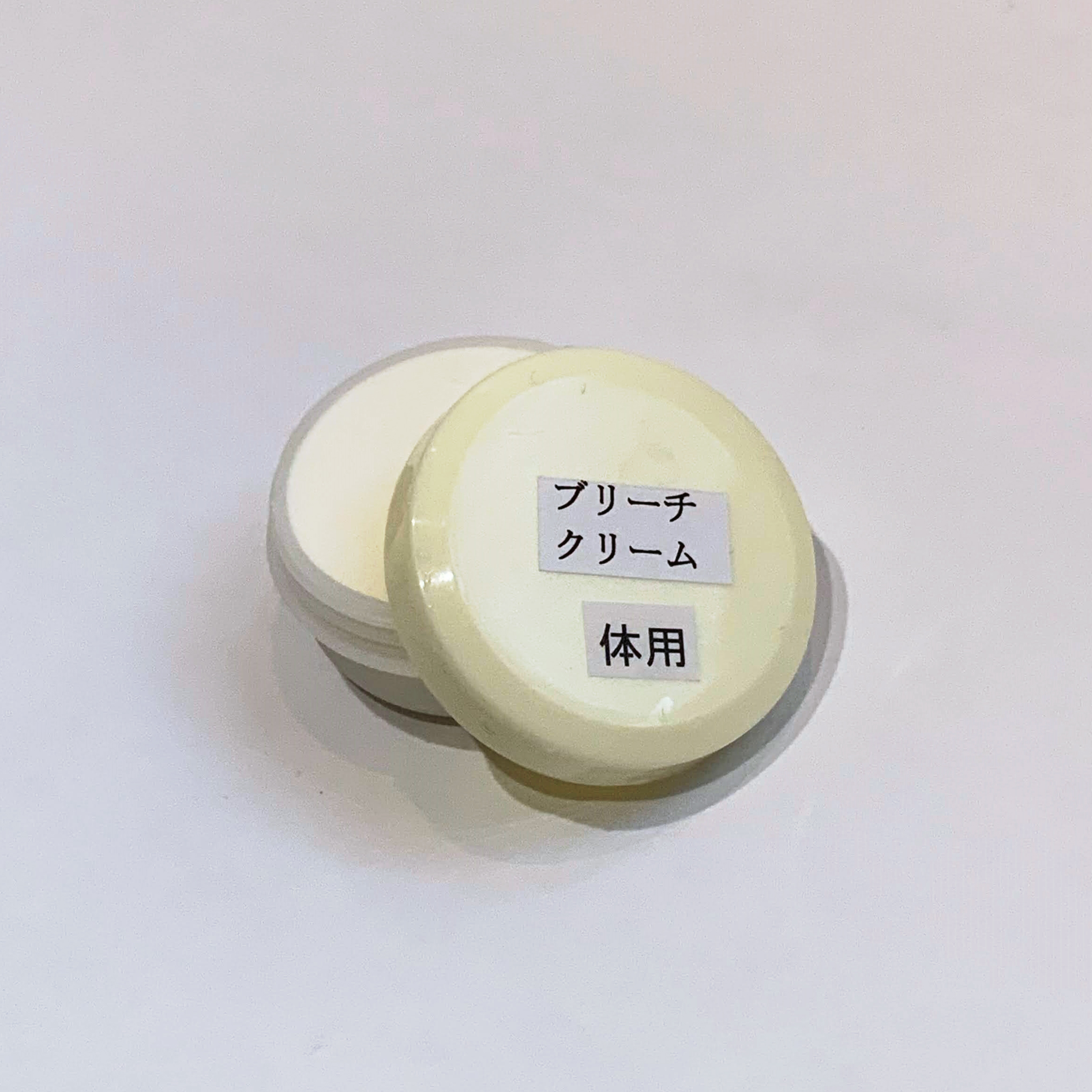 ブリーチクリーム　10％（お体用）10ｇ